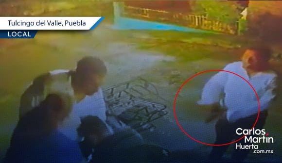 Hermano de alcaldesa de Tulcingo de Valle amenaza a pareja con arma de fuego