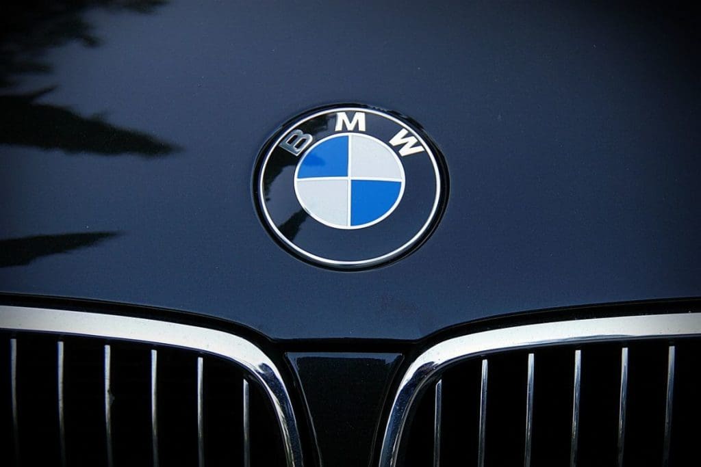 Frustran robo de BMW cerca del Hospital San José en Puebla