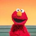 Hackean a Elmo de Plaza Sésamo con mensajes racistas