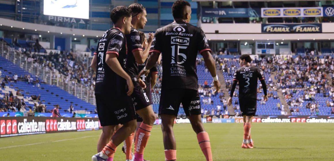 El Club Puebla consigue su primera victoria en el Apertura 2025 al vencer 1-0 a Santos en el estadio Cuauhtémoc