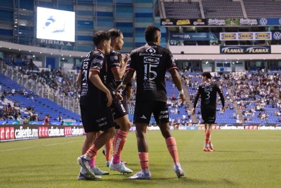 El Club Puebla consigue su primera victoria en el Apertura 2025 al vencer 1-0 a Santos en el estadio Cuauhtémoc