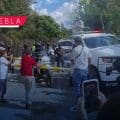 Habitantes de San Baltazar Tetela protagonizan riña con autoridades para impedir operativo contra motos robadas