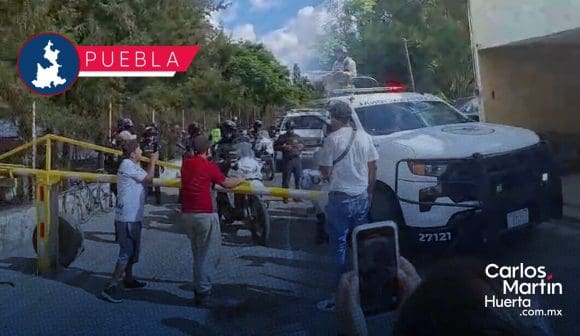 Habitantes de San Baltazar Tetela protagonizan riña con autoridades para impedir operativo contra motos robadas