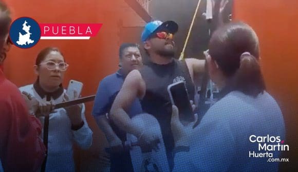 Portada Hermanos del edil de San Francisco Totimehuacán piden 3 mil pesos para instalarse en la Feria de las Carnitas CMH Hermanos del edil de San Francisco Totimehuacán piden 3 mil pesos para instalarse en la Feria de las Carnitas