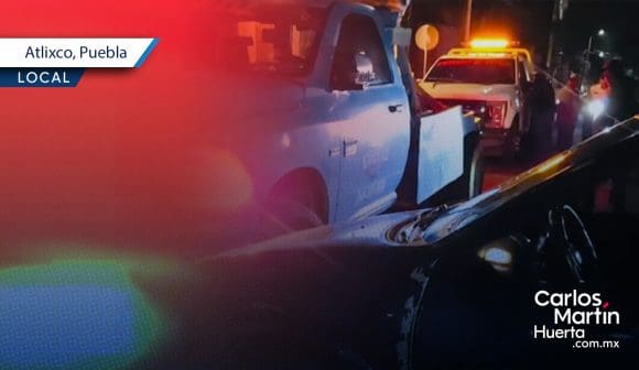 Conductor en estado de ebriedad choca contra grúa en Atlixco