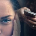 ¡Desconéctate y mejora tu bienestar! La clave para una mejor salud mental podría estar en tu teléfono
