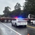 Dos muertos en violento choque entre tráiler y camioneta en autopista México-Tuxpan