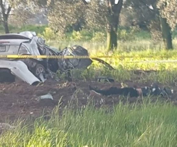 Trágico accidente en Acajete: Dos personas fallecen en volcadura