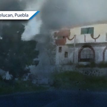 Incendio consume bodega de reciclaje en Texmelucan