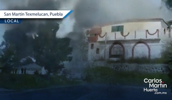 Incendio consume bodega de reciclaje en Texmelucan