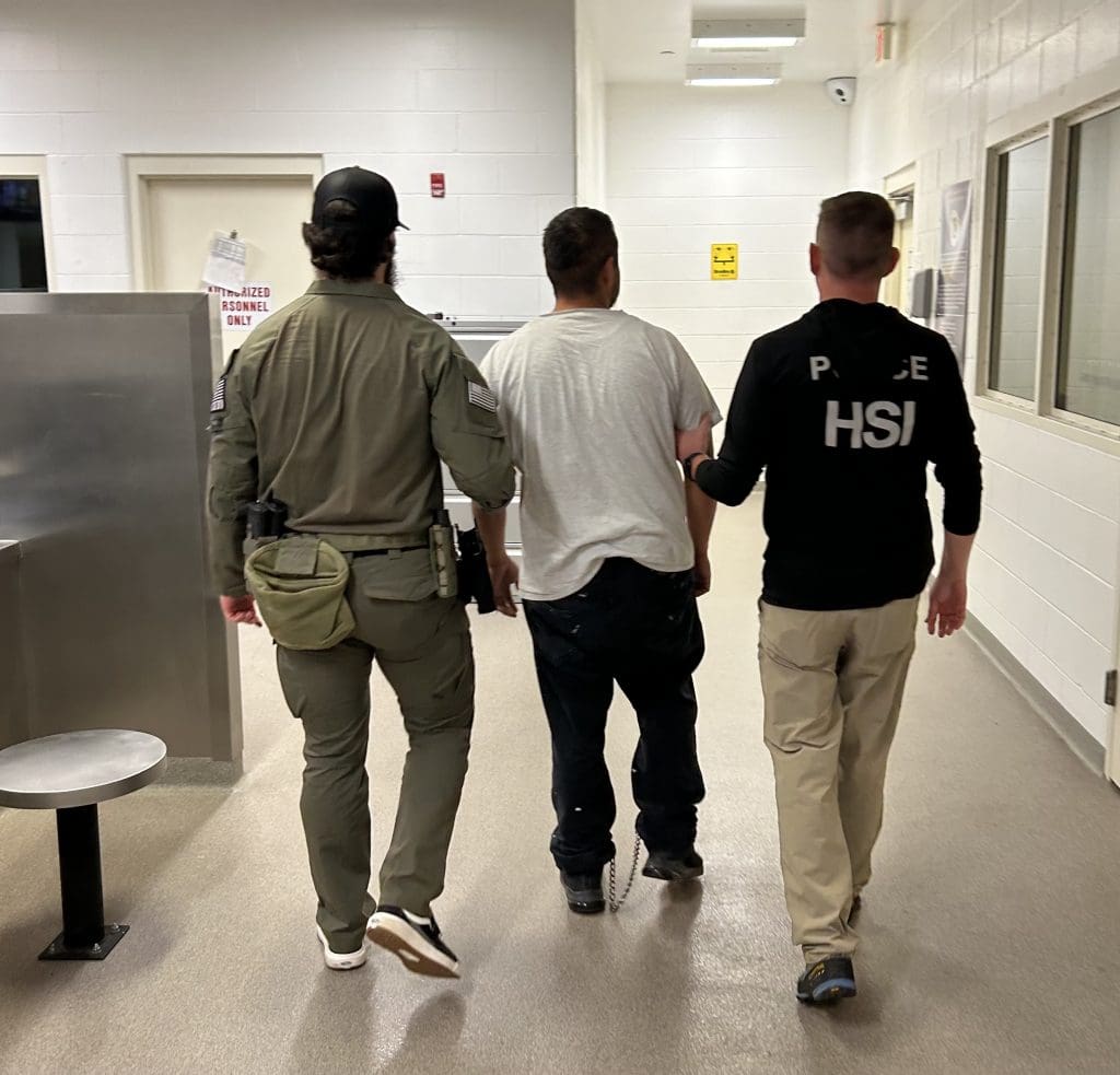 Migrantes ICE