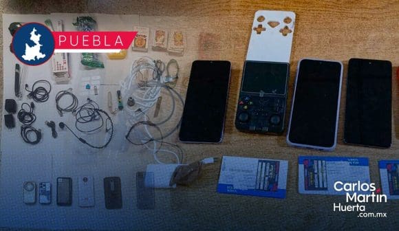 Aseguran teléfonos y objetos prohibidos en operativos en penales de Puebla y Tepexi
