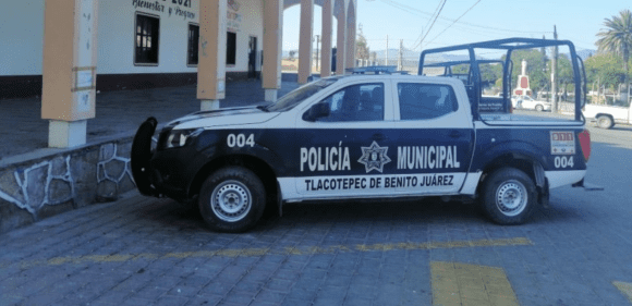 Recuperan patrulla de Tlacotepec tras ser usada por civiles en estado de ebriedad