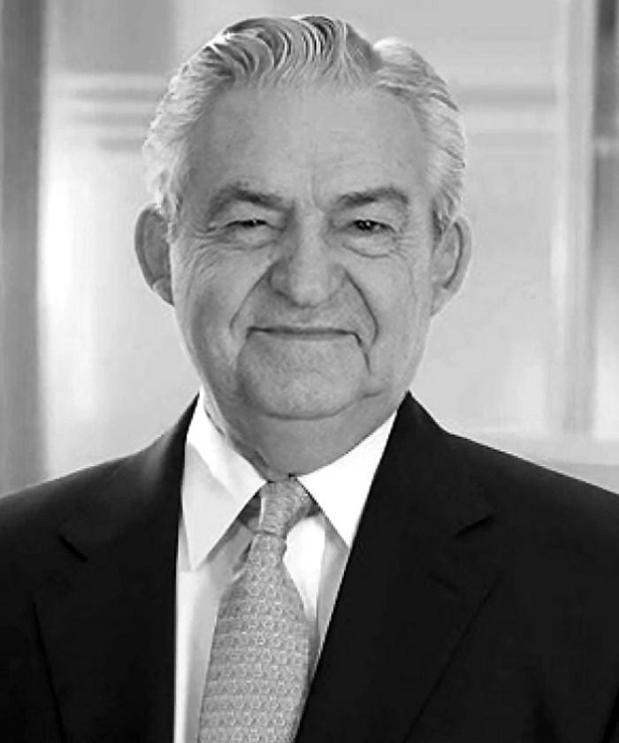 Roberto Servitje bn