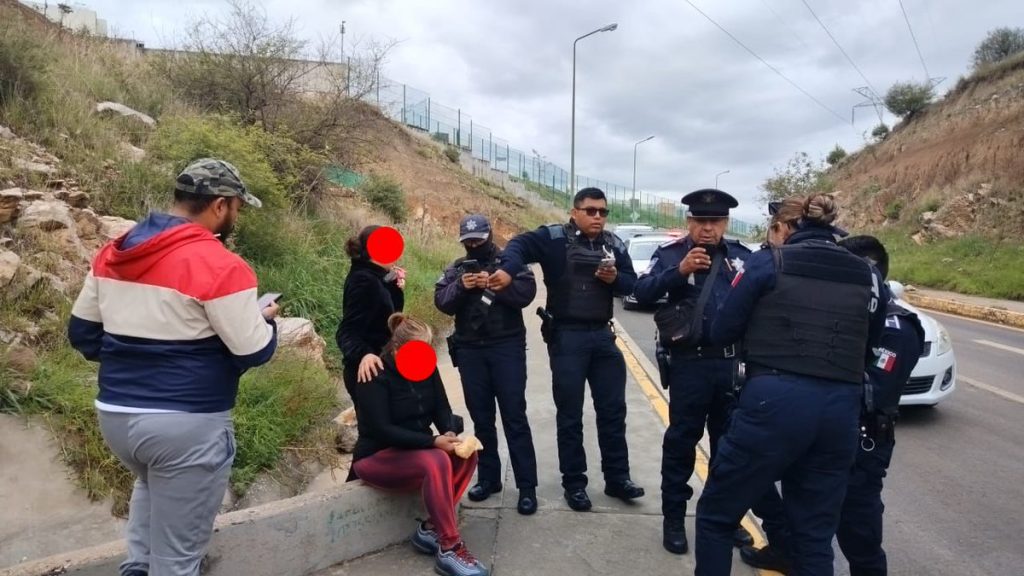 Violento asalto en parada de transporte público en el Periférico de Puebla 1 Violento asalto en parada de transporte público en el Periférico de Puebla