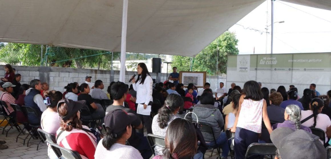 Ariadna Ayala dignifica camino escolar y vecinal en Lomas de Axocopan con pavimentación de la calle Ignacio Zaragoza