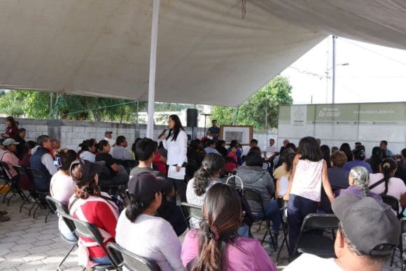 Ariadna Ayala dignifica camino escolar y vecinal en Lomas de Axocopan con pavimentación de la calle Ignacio Zaragoza