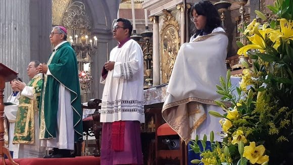 Obispo de Puebla pide por víctimas de violencia, incluyendo a estadounidense asesinado Plaza Solesta