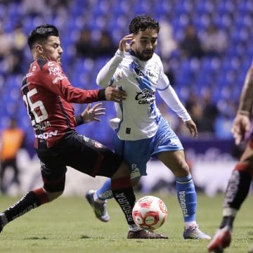 Puebla inicia el Apertura 2025 con derrota ante Atlas en el estadio Cuauhtémoc