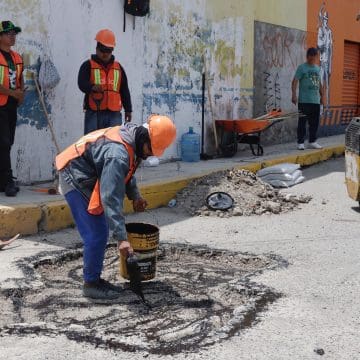 Programa “Bachetón” tapa más de 5,617 baches en Puebla para mejorar espacios públicos