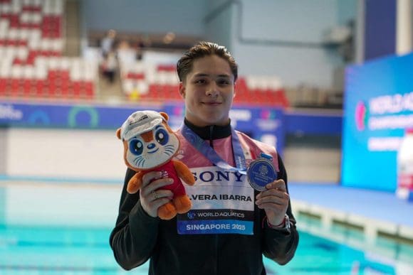 Osmar Olvera se queda con la plata en el trampolín de 1 metro en los Mundiales de Singapur 2025