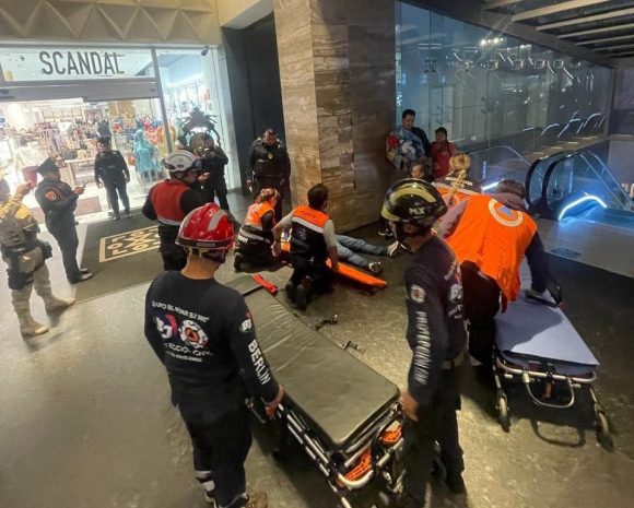 Desplome de elevador en Plaza Mítikah deja dos personas lesionadas en CDMX