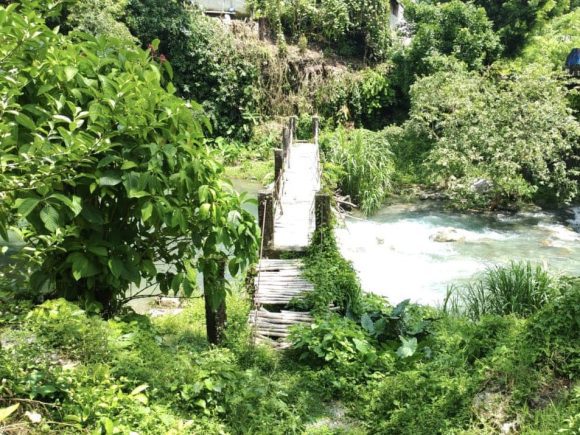Autoridades intensifican búsqueda de menor arrastrada por río en Tlacotepec de Porfirio Díaz