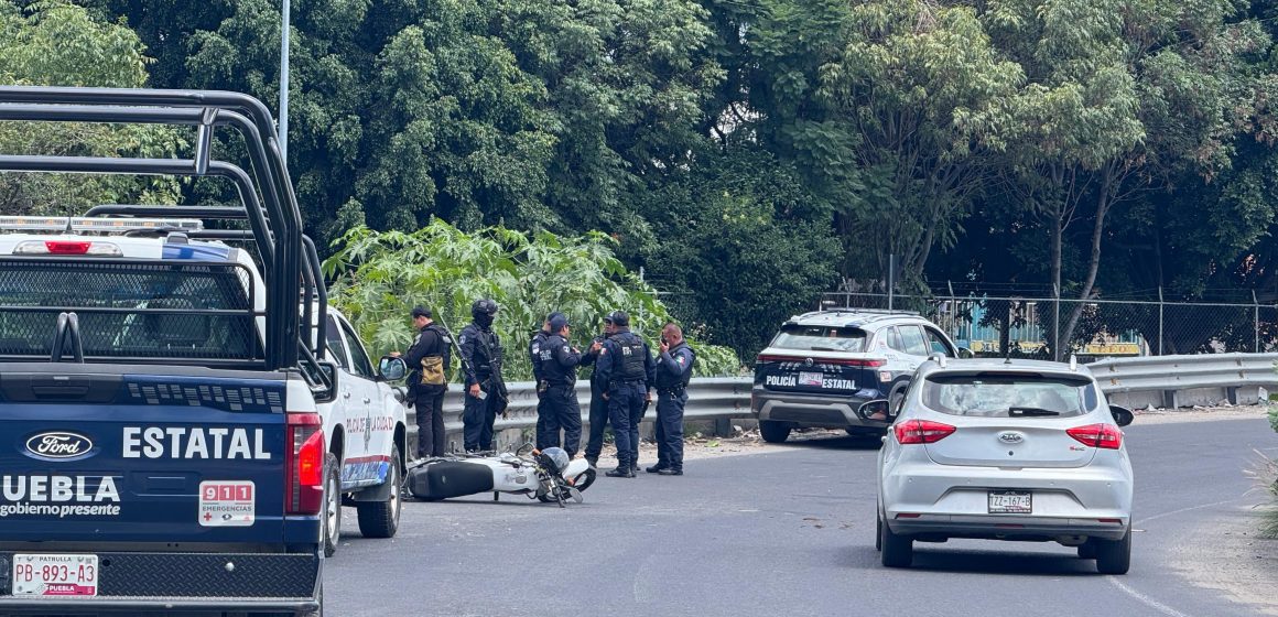 Balean a dos motociclistas tras riña en bar en la autopista México-Puebla