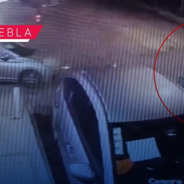 A punta de pistola, le roban vehículo a un señor en Xonacatepec