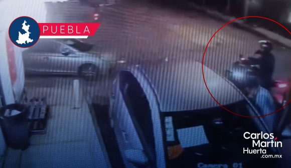 A punta de pistola, le roban vehículo a un señor en Xonacatepec