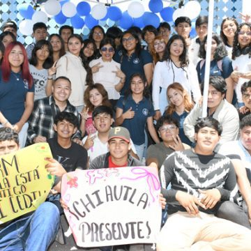 Bienvenida a estudiantes del Complejo Regional Mixteca y de la prepa Simón Bolívar