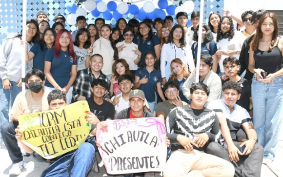 Bienvenida a estudiantes del Complejo Regional Mixteca y de la prepa Simón Bolívar