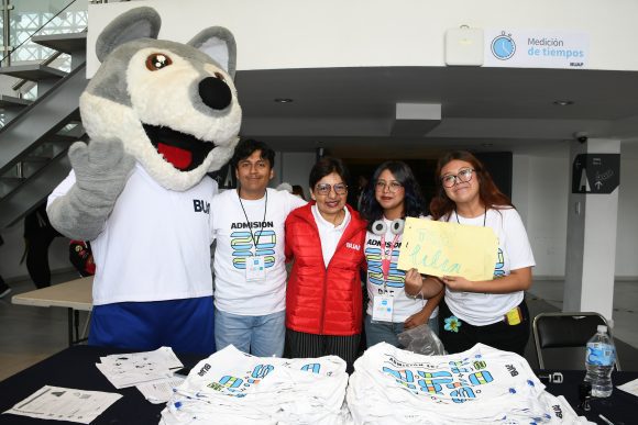 Supervisa Rectora Lilia Cedillo segunda jornada de inscripción para nivel superior en la Arena BUAP