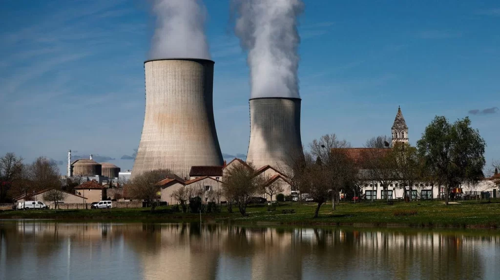 Enjambre de medusas paraliza las operaciones de la mayor central nuclear en Francia 4