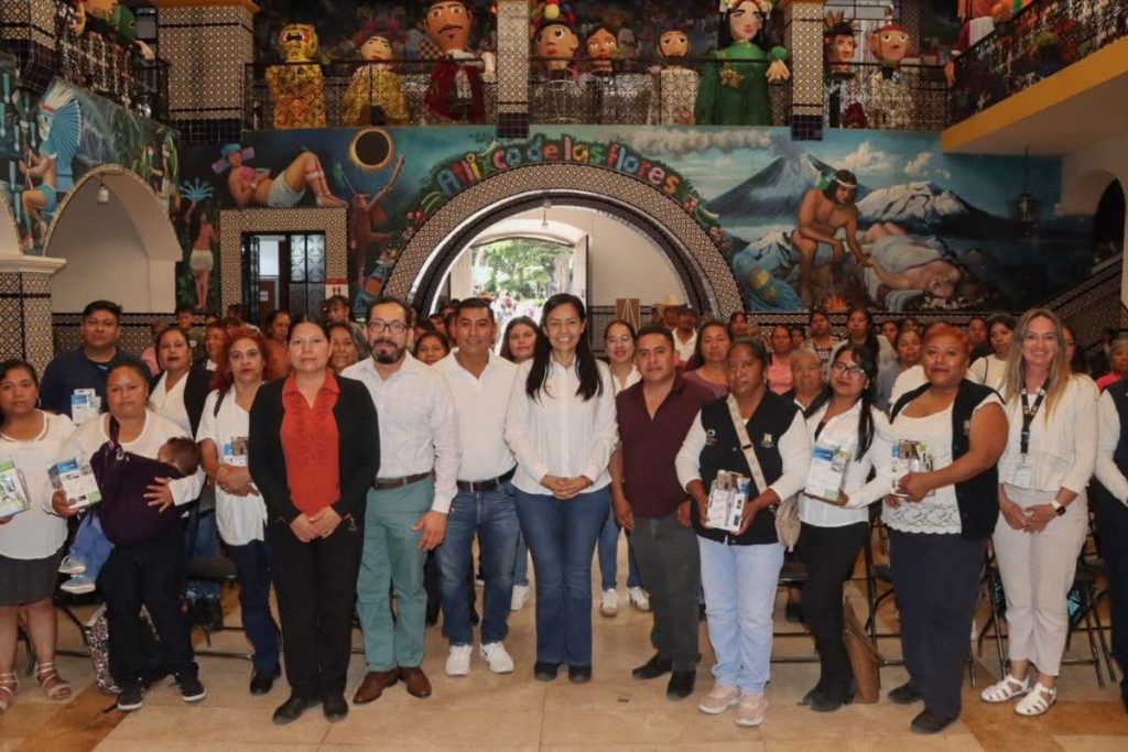 Entregan kits médicos a 30 Casas de la Salud en Atlixco