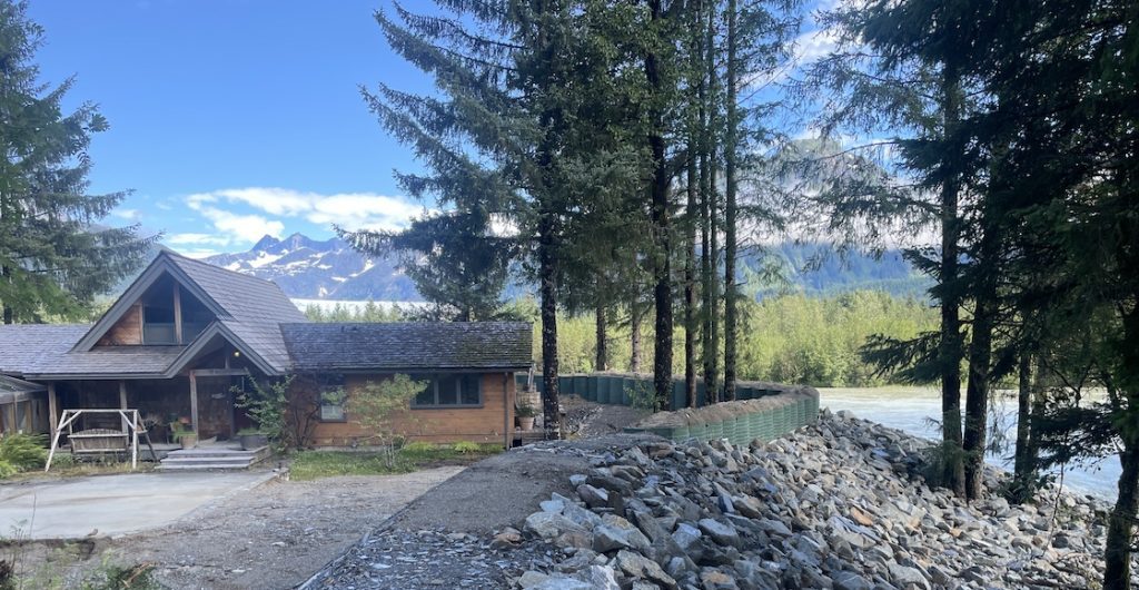 Evacuación masiva en Alaska por riesgo de inundación tras derretimiento de glaciar 3 Evacuacion masiva en Alaska por riesgo de inundacion tras derretimiento de glaciar 4