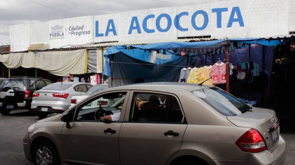 Fallece hombre en el estacionamiento del mercado La Acocota tras presunto infarto