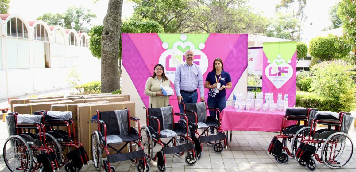 DIF Puebla Capital reporta entrega de 589 apoyos funcionales y atención médica en 61 puntos del municipio