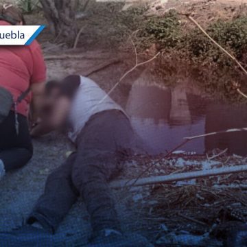 Hombre se arroja a canal en Tecamachalco; su estado es delicado