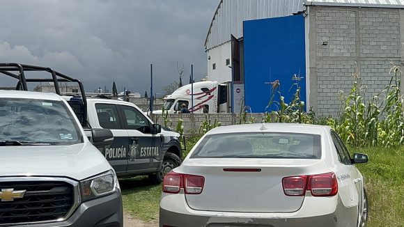 Policía Estatal de Puebla recupera tráiler robado con mariscos en operativo conjunto