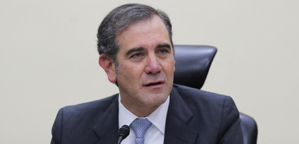 SCJN ampara a Lorenzo Córdova y ordena a la SEP eliminarlo de libros de texto por afectar su reputación