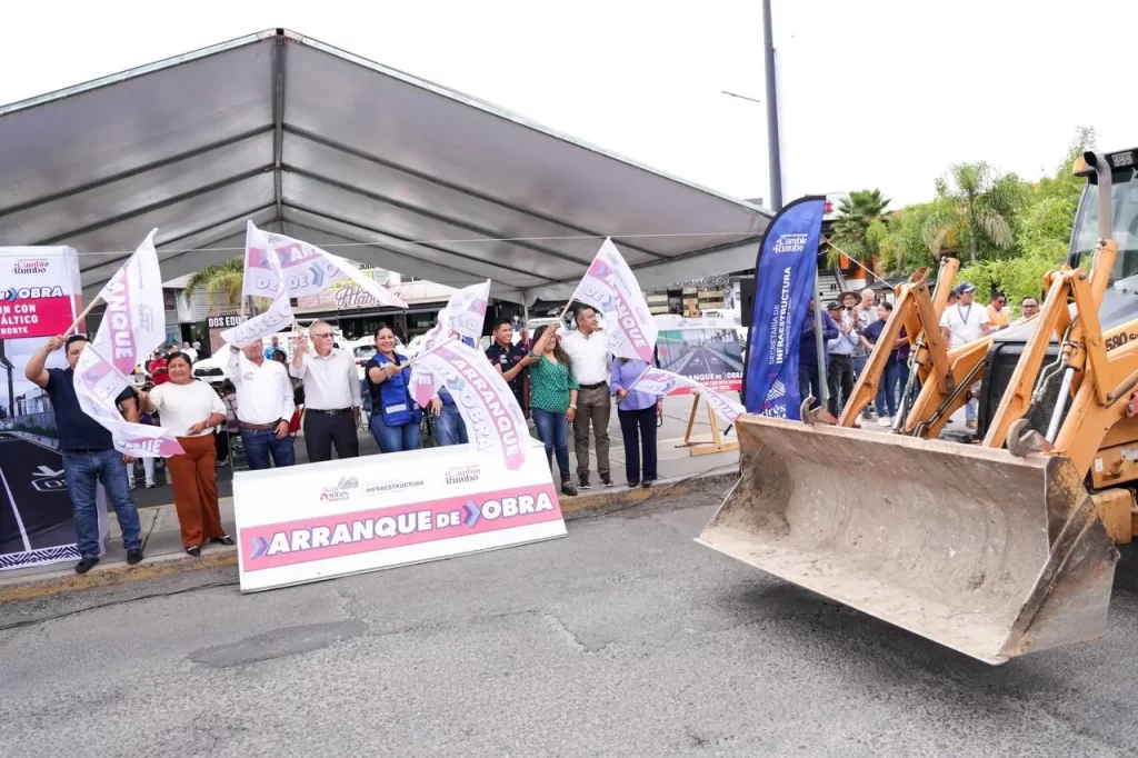 Lupita Cuautle inicia obras de rehabilitación en la avenida Orión Norte de la Delegación Atlixcáyotl 2 Lupita Cuautle inicia obras de rehabilitacion en la avenida Orion Norte de la Delegacion Atlixcayotl 2