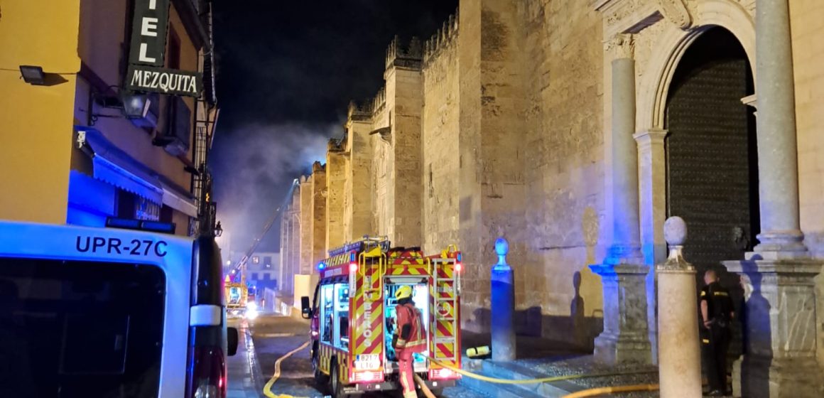 Daños en bóveda de capilla tras incendio en la Mezquita-Catedral de Córdoba
