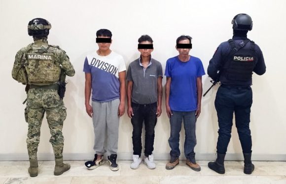 Tras denuncias al 089, detienen a tres presuntos narcomenudistas