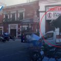 Toro intenta escapar de camioneta en el centro de Atlixco