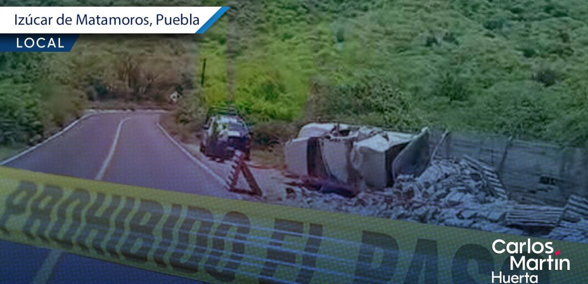 Trailero fallece tras volcadura en la carretera Izúcar – Acatlán