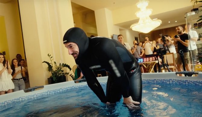 Atleta croata, Vitomir Maričić, rompe récord al pasar 29 minutos sin respirar bajo el agua 1 Atleta croata rompe récord al pasar 29 minutos sin respirar bajo el agua. Vitomir Maričić