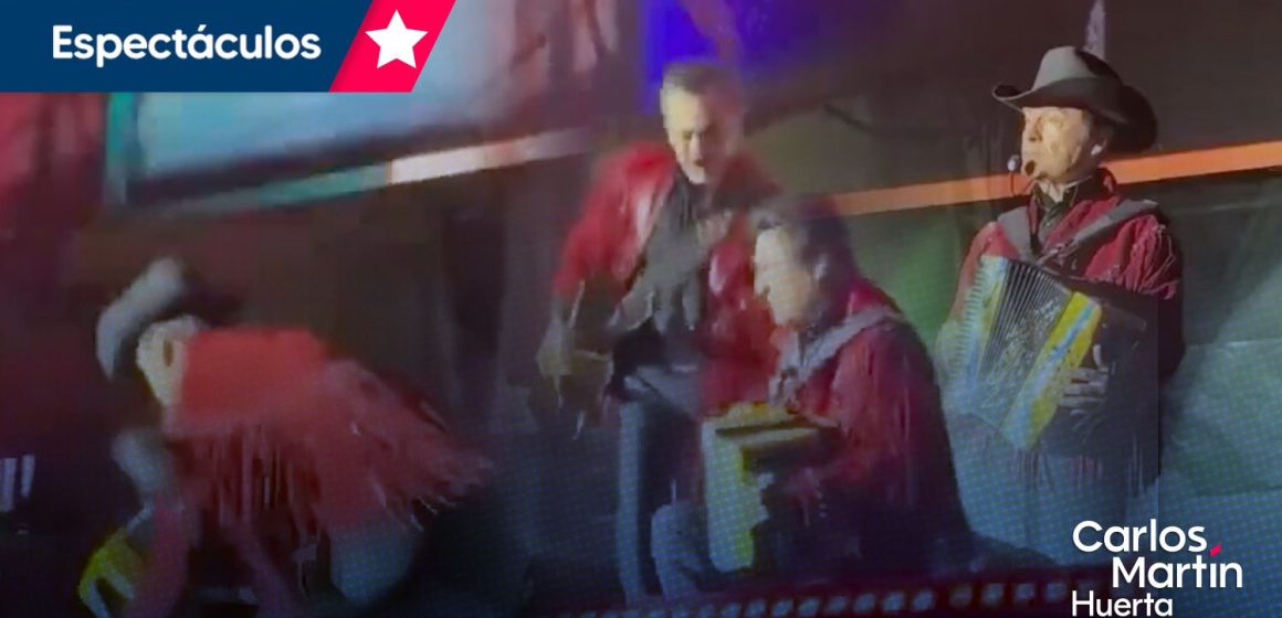Vocalista de los Tigres del Norte, Jorge Hernández, sufre caída en la Fenapo 2025