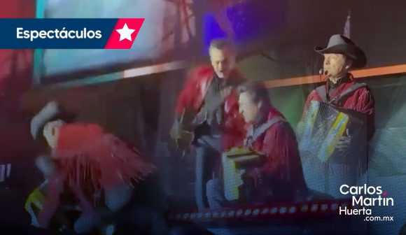 Vocalista de los Tigres del Norte, Jorge Hernández, sufre caída en la Fenapo 2025
