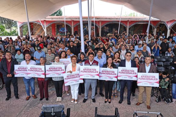 Entrega de 243 apoyos funcionales a personas con discapacidad en Cuautlancingo